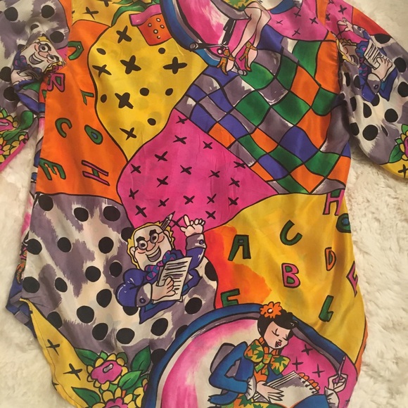 Over sized silk shirt to wear as cover up or tie at waist with jeans. Vintage - Picture 2 of 12